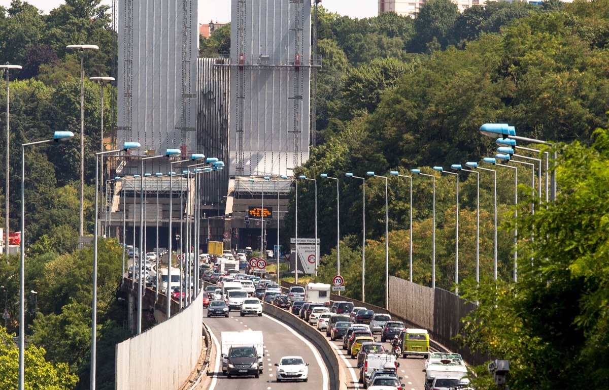 ferme dans le sens nord sud jusqu a 22 heures accident sous le tunnel de fourviere vivre villes