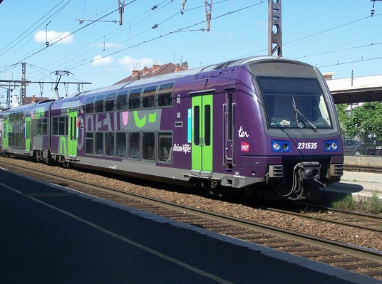 Le trafic a dû être interrompu : un homme percuté par un TER à Vienne, il décède sur le coup