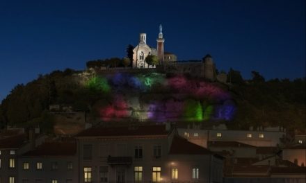 Dès le 8 décembre : visible de l’A7, un show lumineux permanent à partir de la colline de Pipet à Vienne…