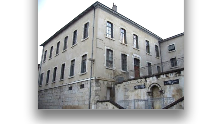A la sortie du tribunal de grande instance de Vienne : un détenu agresse ses quatre surveillants
