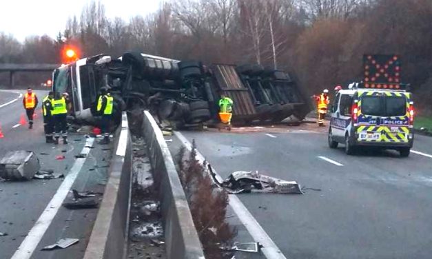 Sur l&rsquo;A 46 ce dimanche matin : le conducteur s&rsquo;endort, le camion se couche…