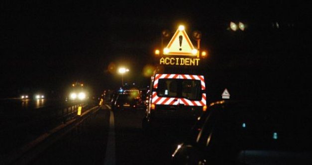Il roulait sur l&rsquo;A47 à Givors à…210 km/h et finit sa course dans un arbre : décédé sur le coup