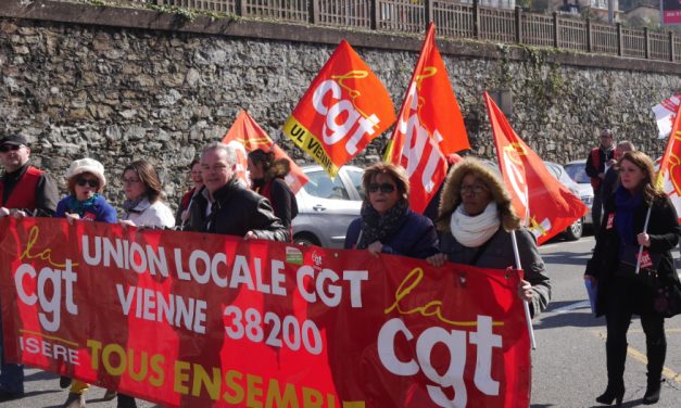 Journée de grève nationale : un millier de manifestants dans les rues de Vienne