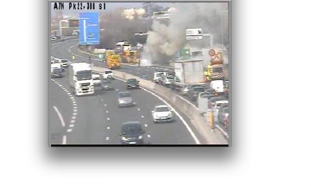 Un poids-lourd de fruits et légumes en feu sur l&rsquo;A7 à hauteur de Chasse-sur-Rhône