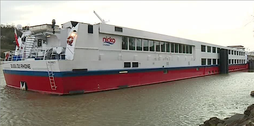 Un bateau de croisière heurte une pile du pont de Givors : les passagers évacués