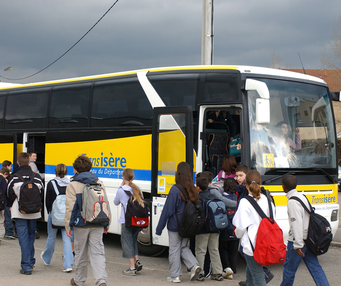 Transport scolaires : gratuits pour la rive droite et possibilité désormais d’inscription en ligne