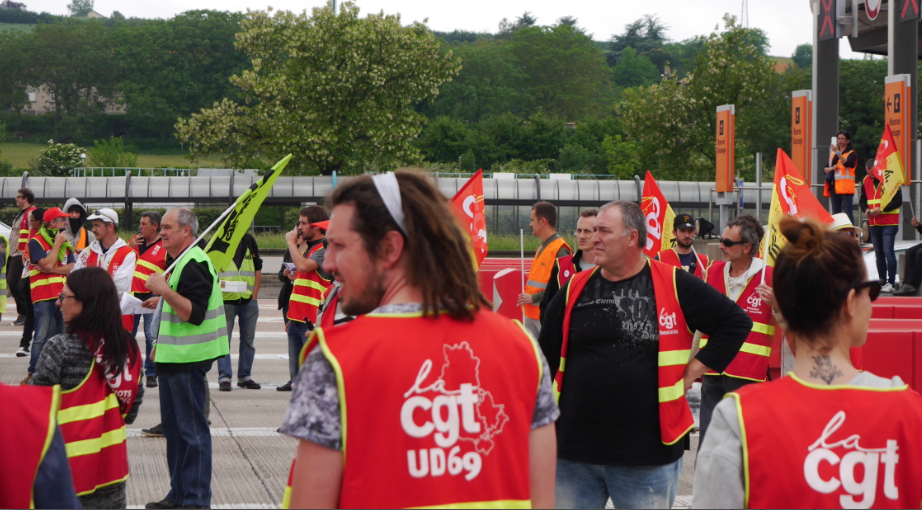 Près de 200 cheminots ont mené une opération « péage gratuit » à Reventin