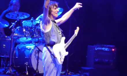 Devant 5 000 festivaliers au théâtre antique : les étincelles du guitar hero Jeff Beck