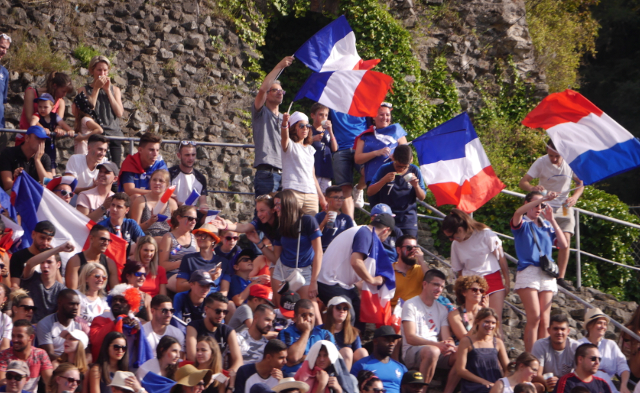 2 000 cours Brillier, 5 000 au théâtre antique : un grand moment bleu de ferveur collective