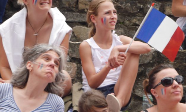 2 000 cours Brillier, 5 000 au théâtre antique : un grand moment bleu de ferveur collective