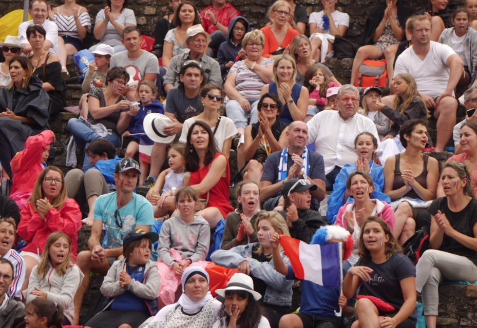 2 000 cours Brillier, 5 000 au théâtre antique : un grand moment bleu de ferveur collective