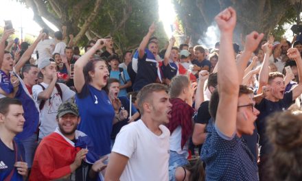 2 000 cours Brillier, 5 000 au théâtre antique : un grand moment bleu de ferveur collective