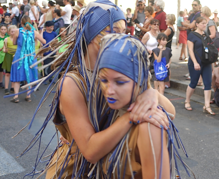 Le cours Romestang, avant la rue de la Ré : dernière répétition avant la Biennale de la Danse