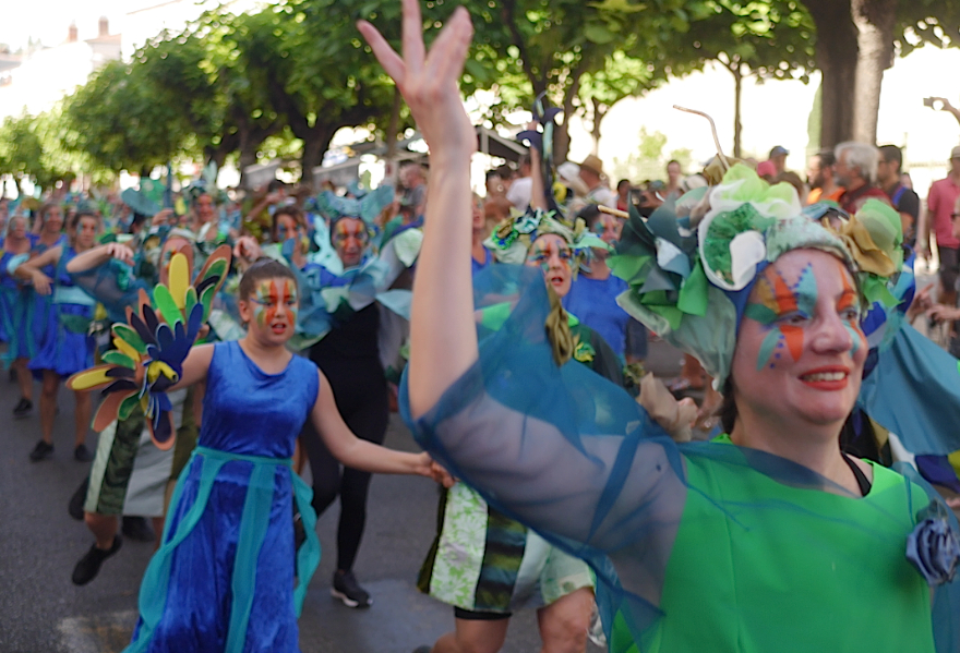 Le cours Romestang, avant la rue de la Ré : dernière répétition avant la Biennale de la Danse