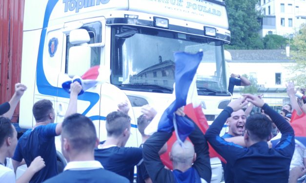 La France en demi-finale : scènes de liesse, cours Brillier