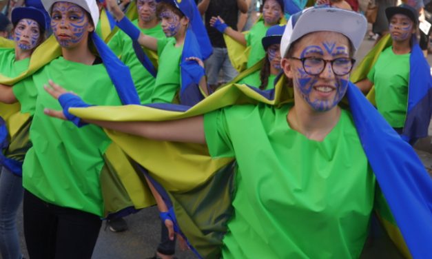 Le cours Romestang, avant la rue de la Ré : dernière répétition avant la Biennale de la Danse