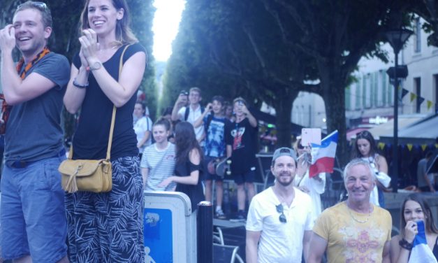 La France en demi-finale : scènes de liesse, cours Brillier