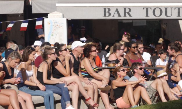 2 000 cours Brillier, 5 000 au théâtre antique : un grand moment bleu de ferveur collective