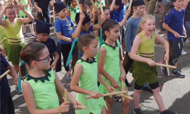 Le cours Romestang, avant la rue de la Ré : dernière répétition avant la Biennale de la Danse