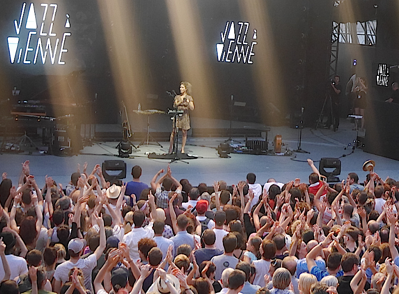 Plus de 7 500 festivaliers  pour Imany à Jazz à Vienne : show devant !