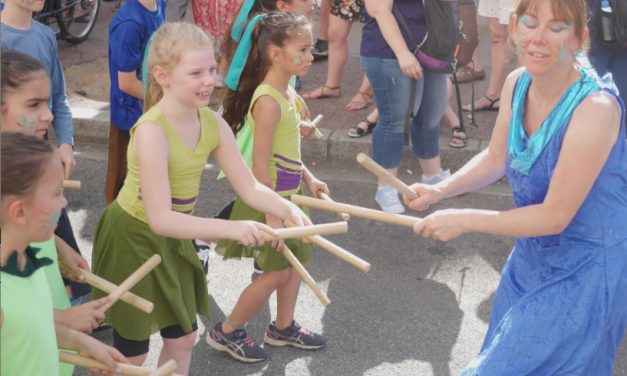 Le cours Romestang, avant la rue de la Ré : dernière répétition avant la Biennale de la Danse