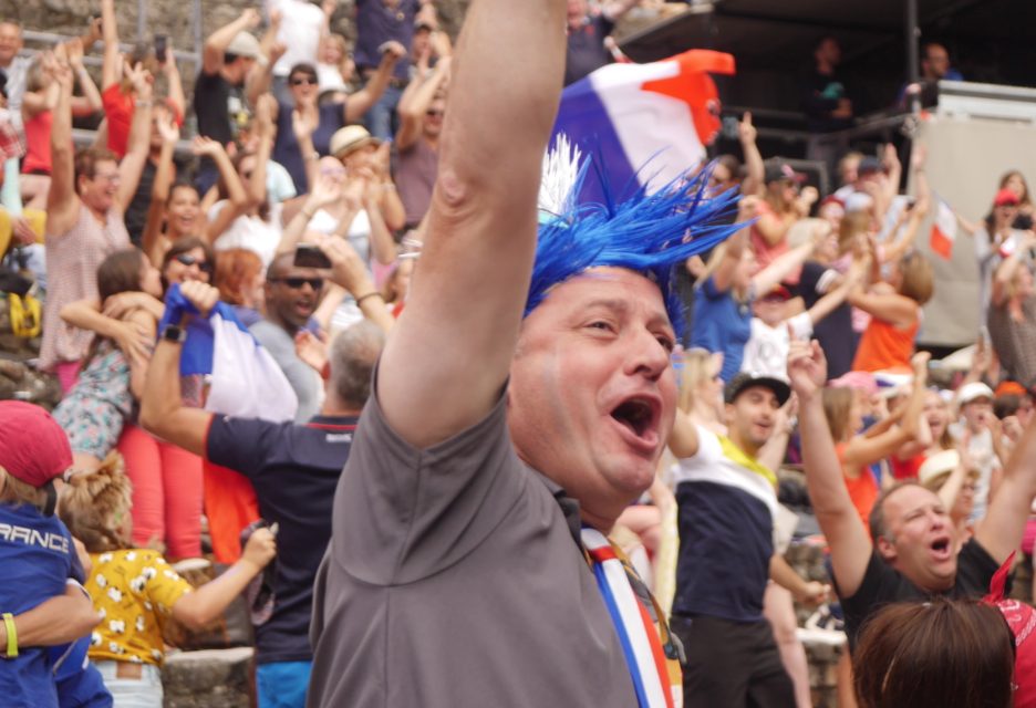 2 000 cours Brillier, 5 000 au théâtre antique : un grand moment bleu de ferveur collective