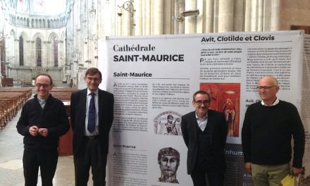 Les 100 000 touristes qui transitent par la cathédrale Saint-Maurice mieux informés sur le site religieux