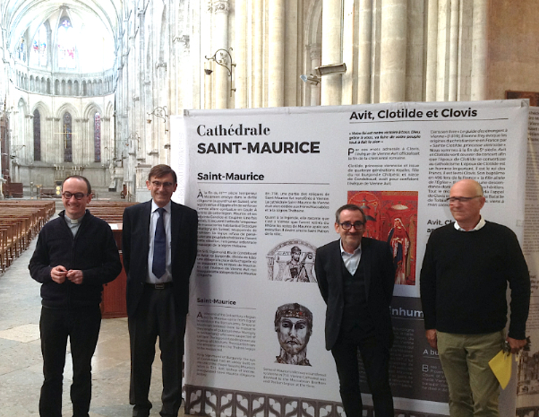 Les 100 000 touristes qui transitent par la cathédrale Saint-Maurice mieux informés sur le site religieux