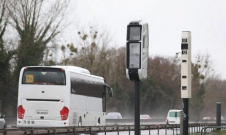 Testés près de Lyon, les radars « tourelles » surpuissants arrivent : capables de flasher 32 voitures !