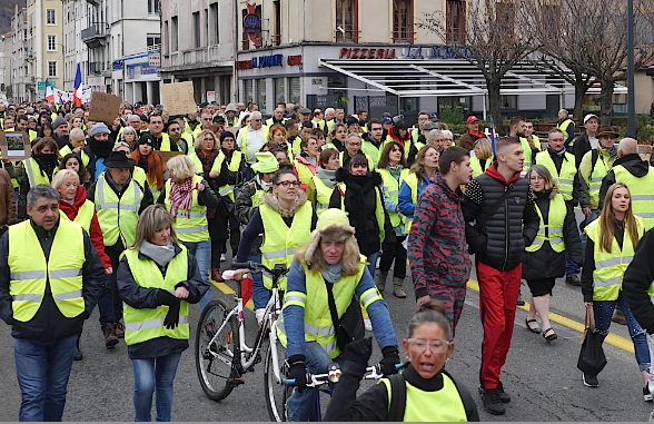 Les « gilets jaunes »  vont bloquer le centre des impôts de Vienne demain jeudi, et visent samedi le péage de l’A7