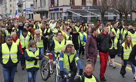 Gilets jaunes : de 6 à 700 manifestants dans les rues de Vienne qui se dissocièrent en deux cortèges…