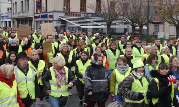 Gilets jaunes : de 6 à 700 manifestants dans les rues de Vienne qui se dissocièrent en deux cortèges…