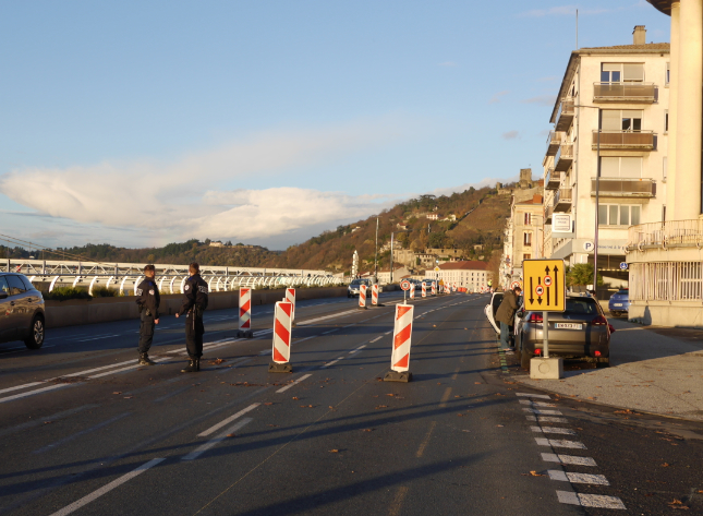 Méga-bouchons à Vienne cet après-midi, suite à une fuite de gaz, le quai Jean-Jaurés fermé