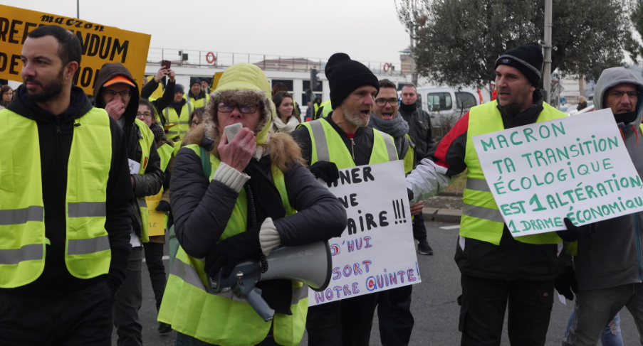 400 gilets jaunes manifestent à nouveau à Vienne, cette fois pour un Référendum d’Initiative Citoyenne