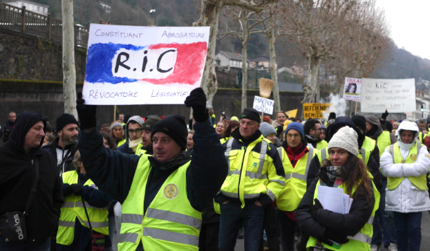 RIC et « gilets jaunes » : la députée Caroline Abadie ne viendra pas débattre à Saint-Clair-du-Rhône