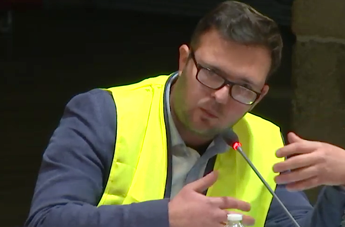 Quand le mouvement des gilets jaunes s’invite au conseil municipal de Vienne, via un conseiller RN…