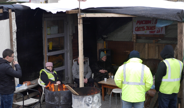 Malgré leur scepticisme, les Gilets Jaunes de Vienne participeront au grand débat national à la salle-des-fêtes