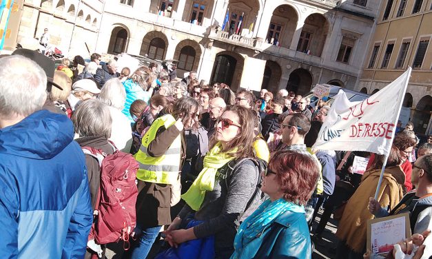 Ils étaient 500, toutes générations confondues : la manifestation pour le Climat mobilise les Viennois
