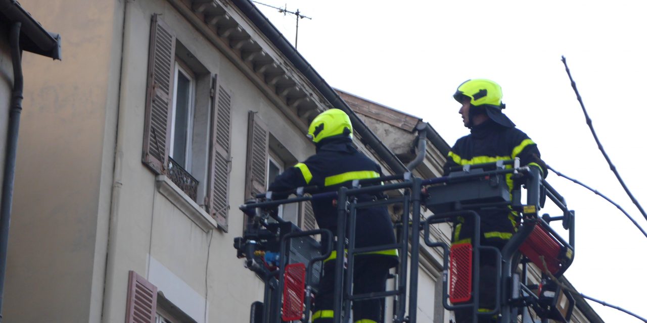Intense fumée noire, grande échelle : spectaculaire incendie dans le centre de Vienne