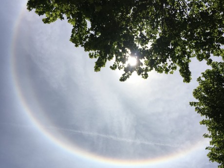 Un bien étrange étrange halo lumineux dans le ciel observé par les Lyonnais et les Nord-Isérois