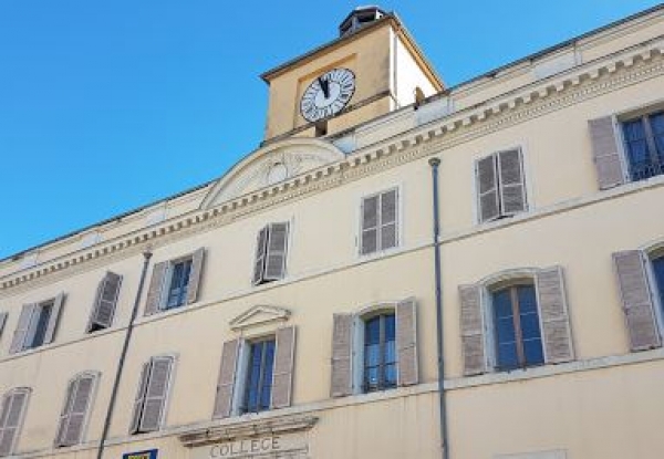 Au Collège Ponsard à Vienne : l’élève agresse une surveillante, il est emmené au commissariat