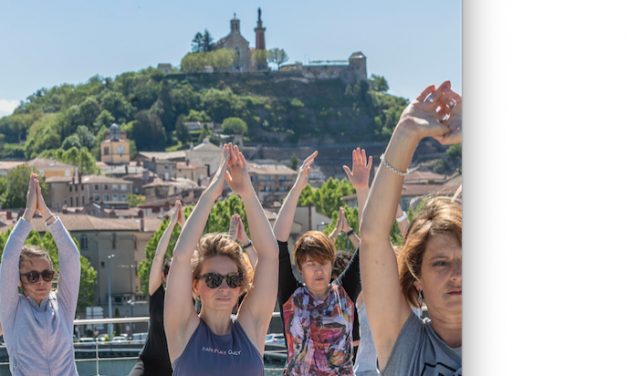 Yoga Géant sur le toit du musée de Saint-Romain-en-Gal : 170  suspendues entre ciel et terre