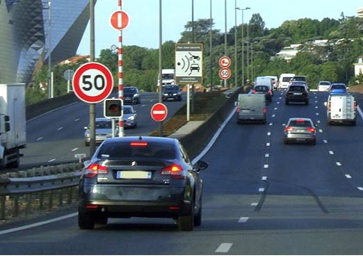 Attention, sur l’A7 au pont de la Mulatière, la vitesse est désormais limitée à 50 km/h, le radar a été modifié !