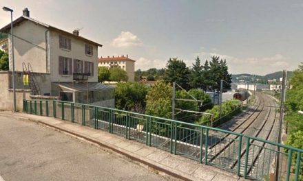Trois blessés graves à Saint-Romain-en-Gal : la voiture tombe cette nuit sur les voies SNCF