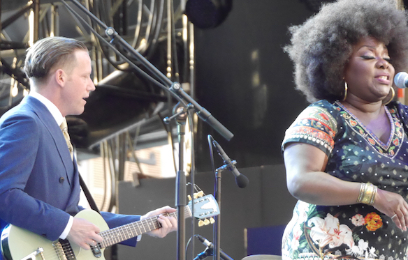 La quotidienne TV de Jazz à Vienne : le concert d’ouverture devant 3 000 festivaliers, les coulisses, Cybèle…