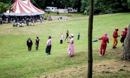 Il se déroule à Estrablin et à Gemens, le Festival « Ça va bien se passer » démarre cet après-midi