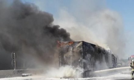 Véhicules en feu ce matin sur l’A46 à hauteur de Communay : un mort et deux blessés en urgence absolue