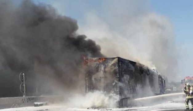 Véhicules en feu ce matin sur l&rsquo;A46 à hauteur de Communay : un mort et deux blessés en urgence absolue