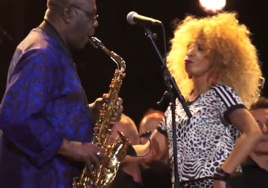 La quotidienne TV de Jazz à Vienne : Soirée africaine avec Manu Dibango en mode… classique