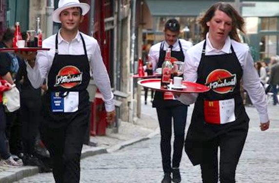 Parcours de 450 m, plateau en main : le 18 septembre, Vienne renoue avec la course des garçons de café